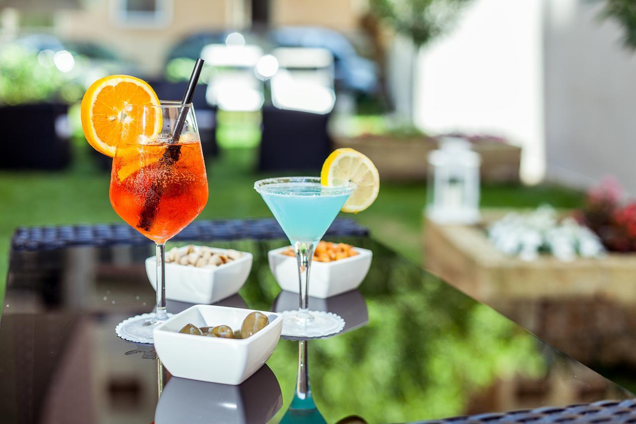 Hotel Gioia Rimini Kültér fotó