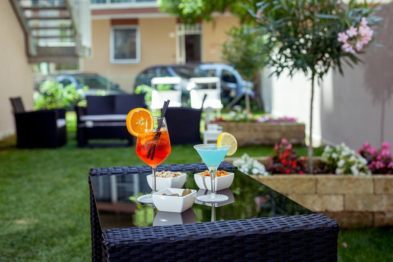 Hotel Gioia Rimini Kültér fotó